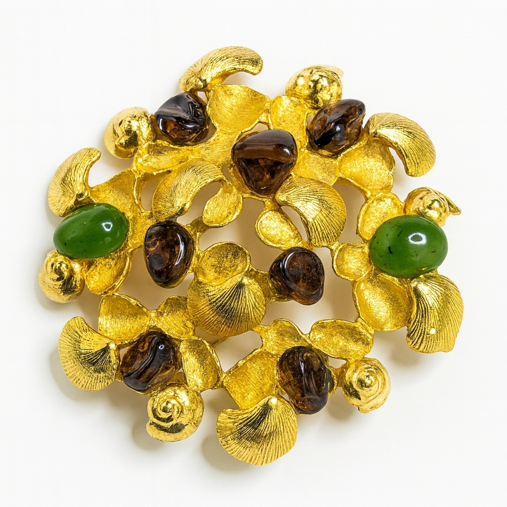 Vintage Gold-Plated Floral Brooch – Nephrite Jade × Amber Glass – 2.25”